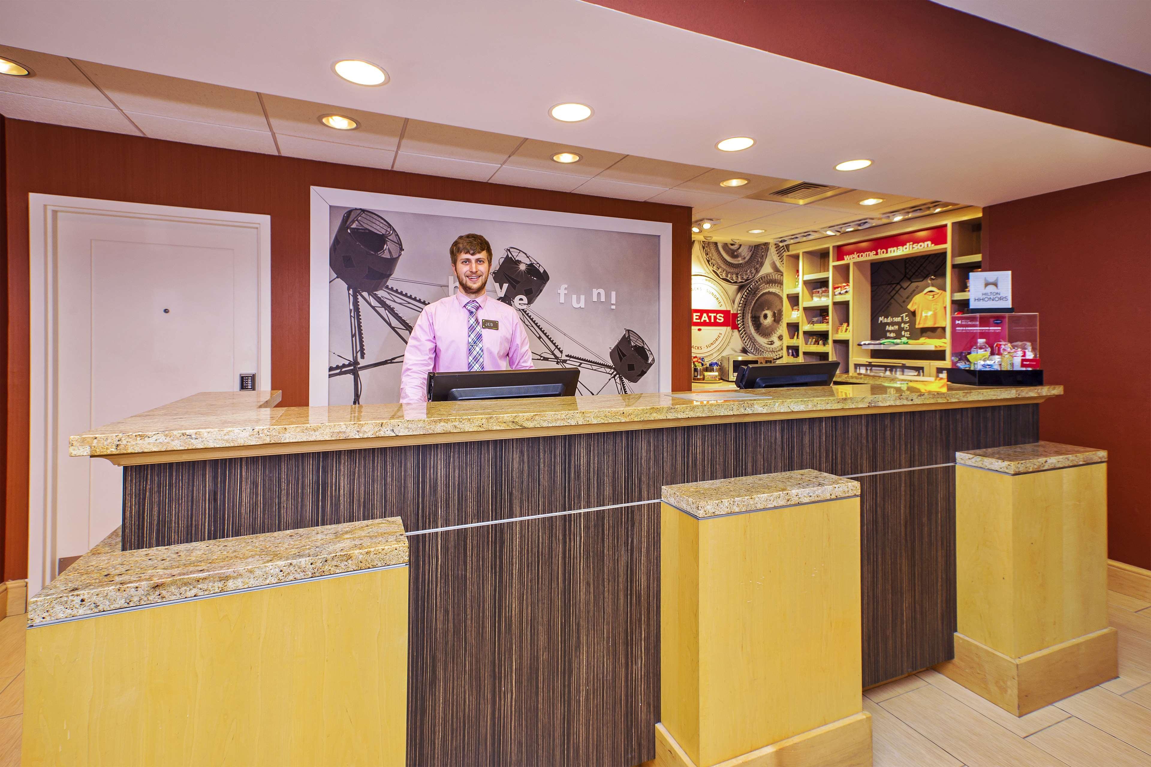 Hampton Inn & Suites Madison - West מראה חיצוני תמונה