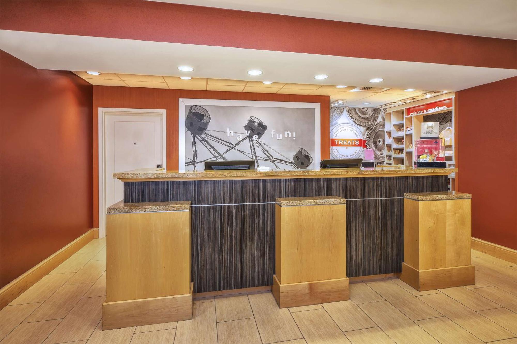 Hampton Inn & Suites Madison - West מראה חיצוני תמונה