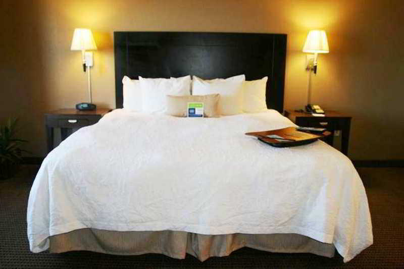 Hampton Inn & Suites Madison - West מראה חיצוני תמונה